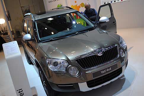 Skoda - Nello stand spiccano anche i modelli Roomster, nella configurazione 1.2 TSI 105 CV (77 kW) Elegance, vettura multispazio che fa di versatilità e praticità i propri punti di forza. width=