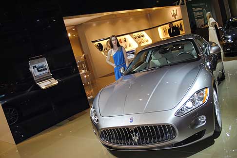 Maserati - Immancabile la sezione dedicata allo sport, che vede protagoniste la GranCabrio Sport, la GranTurismo MC Stradale e la GranTurismo MC Trofeo in livrea da gara width=