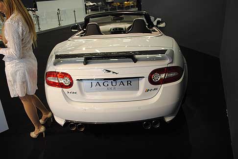 Jaguar - Jaguar XKR-S Cabrio retro vettura presentata in prima europea al salone di Bologna width=