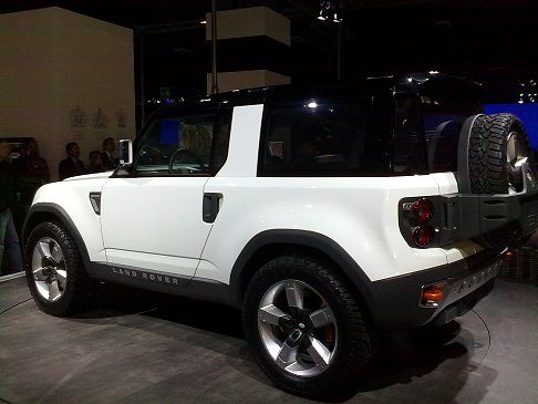 Land Rover - Land Rover Defender DC100 Concept anteprimma nazionale al Motor Show di Bologna width=