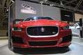 L’innovativa Jaguar XE e l’intrigante F-TYPE R sono sportive in grado di regalare il massimo piacere di guida anche in condizioni stradali non ideali.