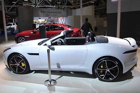 Jaguar - Jaguar F-Type R e la Jaguar XE S esposte al Motor Show width=