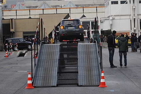 Jeep - Jeep Renegade sule rampe al Motor Show di Bologna 20142014 width=