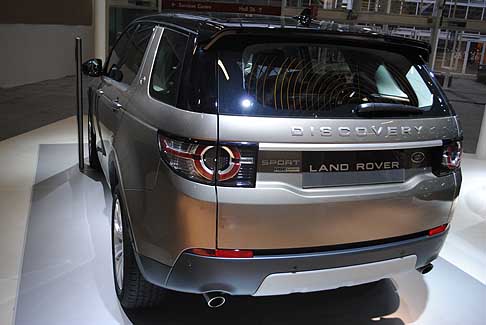 Land Rover - Il prezzo chiavi in mano della Nuova Land Rover Discovery Sport va dai 35.600 euro della S ai 56.100 della Hse Luxury width=