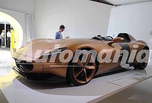 Museo Enzo Ferrari - 1^ Puntata - Ferrari Monza SP1 con motore V12 a 65° con 810 CV del 2018 a Modena presso il MEF Museo Enzo Ferrari 2024