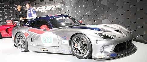 SRT - SRT presenta anche una versione racing della brillante SRT Viper. width=