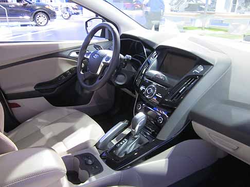 Ford - Focus eletrica interni width=