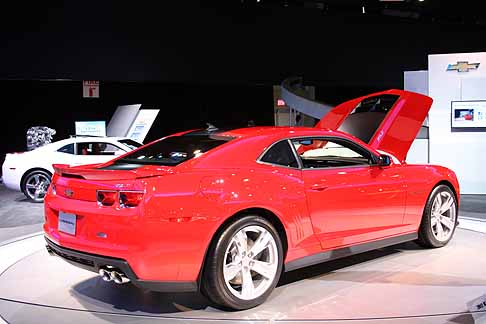 Chevrolet - chevrolet camaro posteriore rossa width=