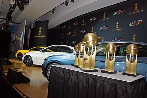 World Car Awards - 2015 World Car Awards NYIAS trofei e vetture in garaMercedes width=