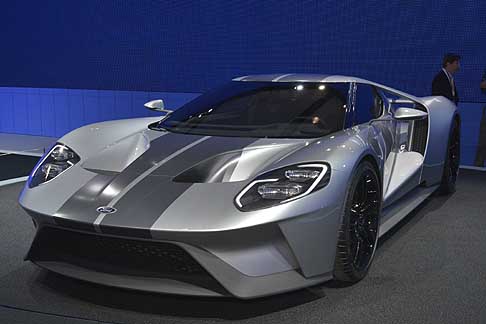 Supercar a NYAS 2015 - Ford GT supercar il prezzo sarà di oltre 300 mila euro width=