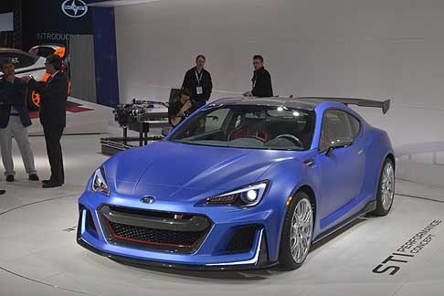 Subaru  - Il prototipo adotta il motore boxer a quattro cilindri da 2.0 litri di cilindrata a quattro cilindri sovralimentato dalla potenza di oltre 300 CV. width=