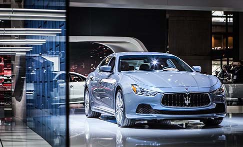 Maserati - Il Tridente propone a New York il nuovo allestimento interno firmato da Ermenegildo Zegna, dedicato sia alla Quattroporte che alla Ghibli. width=
