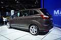 Esteticamente, il design della nuova C-MAX propone un o stile più emozionale grazie al nuovo family feel Ford.