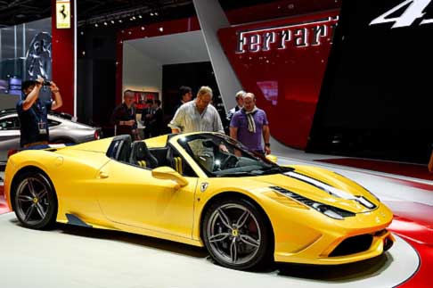 Maserati - Ferrari 458 Speciale A grazie a un motore e a un’aerodinamica attiva senza precedenti. Accelera da 0 a 100 km/h è di 3.0 s e il tetto rigido si apre o chiude in soli 14 s width=