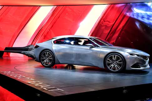 Peugeot - Peugeot Exalt Concept car con una potenza complessiva di 340 CV width=