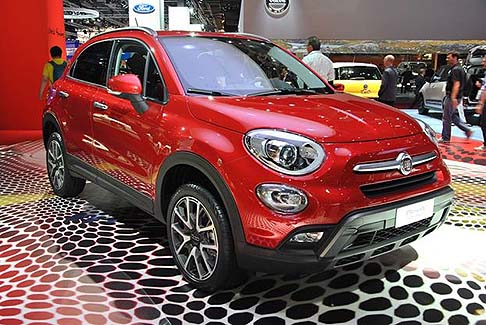 Fiat - La nuova Fiat 500X è disponibile sia nella configurazione a due ruote motrici sia in quella a quattro ruote motrici width=