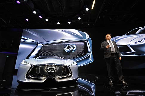 Infiniti - Uno stile audace caratterizza l’inedita Infiniti Q80 Inspiration, già anticipata in alcuni dettagli prima dell’apertura ufficiale del Salone di Parigi.  width=