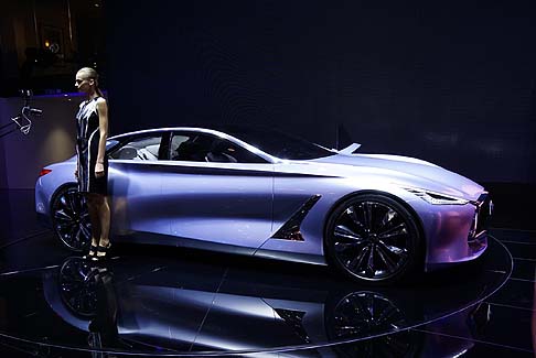 Infiniti - La concept rappresenta uno studio di una berlina di fascia premium anticipando contenuti di stile e tecnologici che vedremo sulle prossime vetture della gamma. width=