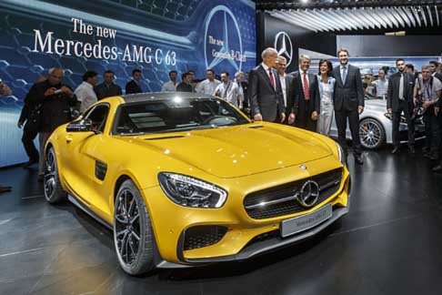 Mercedes - Mercedes-AMG GT con nuovo motore V8 Turbo da 4,0 litri che sviluppa spontaneamente e con estremo rigore tutta la sua potenza già ai bassi regimi width=