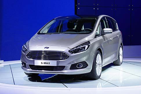 Ford - Tra le novità di sicuro interesse spicca la nuova S-MAX, lo Sport Activity Vehicle aggiornato per offrire ancora più tecnologie, stile e piacere di guida.  width=