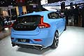 La R-Design può essere abbinata a tutti i propulsori disponibili per la nuova Volvo V40, dall'unità D2 diesel da 115 CV al motore T5 turbo benzina ad alte prestazioni da 254 CV. 