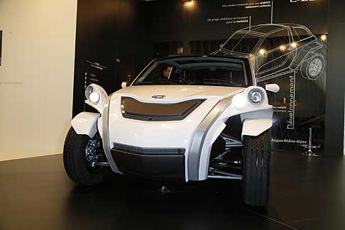 Courb - Courb C-zen nasce in Francia, nella regione di Lione, la nuova Courb, un'auto proeittata verso il fururo width=