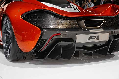 McLaren - McLaren P1 spider dettaglio marmitta al Parigi Motor Show 2012 width=