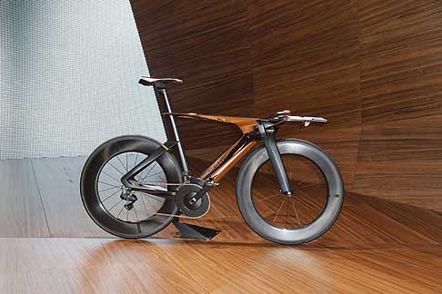 Peugeot - Bike Peugeot Onyx Concept presentata al salone di Parigi width=