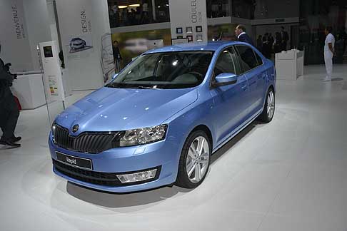 Skoda - Come tutte le vetture del brand anche la Rapid è stata concepita all’insegna della praticità, distinguendosi per le ben 19 soluzioni “Simply Clever” presenti a bordo. width=