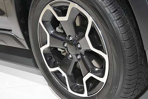 Subaru - Nonostante la compattezza delle dimensioni (4,45 m di lunghezza, 1,78 m di larghezza e 1,57 m di altezza), l’abitacolo risulta confortevole. width=
