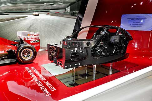Ferrari - Ferrari anteprima del telaio in composito F1 al Paris Motor Show 2012 width=