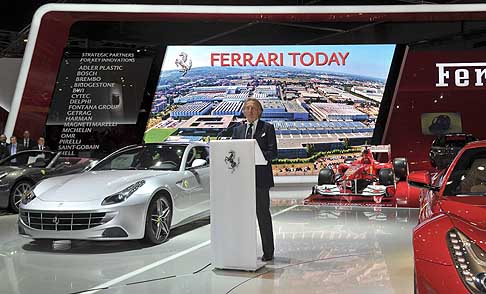 Ferrari - Ferrari FF con il presidente della Ferrari Montezemolo nella gionata della stampa al Salone di Parigi 2012 width=