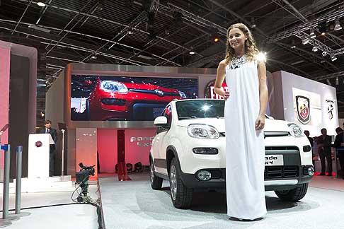 Fiat - La vettura Fiat Panda 4x4 con Miss Italia Giusy Buscemi al Paris Motor Show 2012 width=