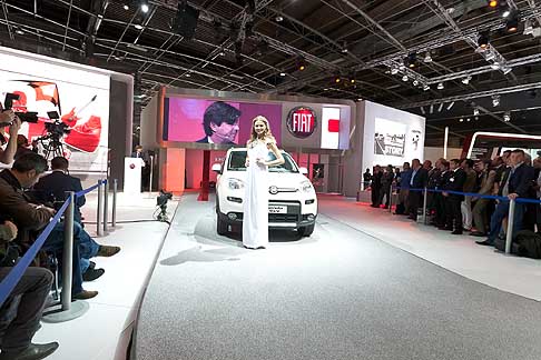 Fiat - Miss Italia Giusy Buscemi e Fiat Panda 4x4 insieme al Paris Motor Show 2012 width=