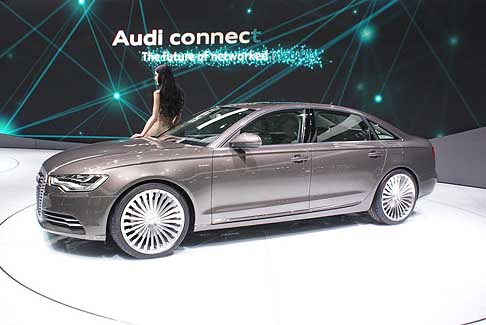 Audi - La vettura è un esempio di ibrido parallelo, che abbina un 2.0 TFSI da 211 CV (155 kW), ad un motore elettrico da 95 CV. width=