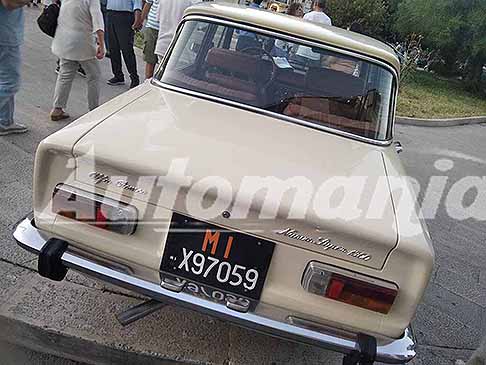 Auto Classic Tour - Alfa Romeo Nuova Super 1300 retro vettura storica in Piazza Garibaldi ad Acquaviva delle Fonti - Bari manifestazione Le Perle del Sud 2025