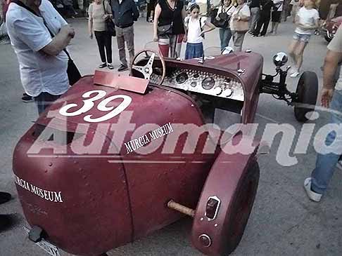 Auto Classic Tour - Kadison Kelson Volk 2S del Murgia Museum di Cassano delle Murge esposta in Piazza Giuseppe Garibaldi di Acquaviva delle Fonti - Bari. Evento itinerante Le Perle del Sud 2025