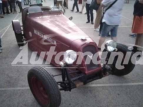Auto Classic Tour - Kadison Kelson Volk 2S spettacolare auto storica esposte a Piazza Giuseppe Garibaldi di Acquaviva delle Fonti - Bari. Manifestazione itinerante Le Perle del Sud 2025
