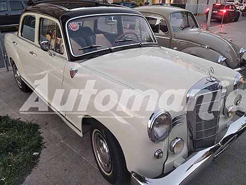 Auto Classic Tour - Mercedes 190D auto classica del 1959 di Giuseppe Favia in bella mostra a Piazza Giuseppe Garibaldi di Acquaviva delle Fonti - Bari. Evento itinerante Le Perle del Sud 2025
