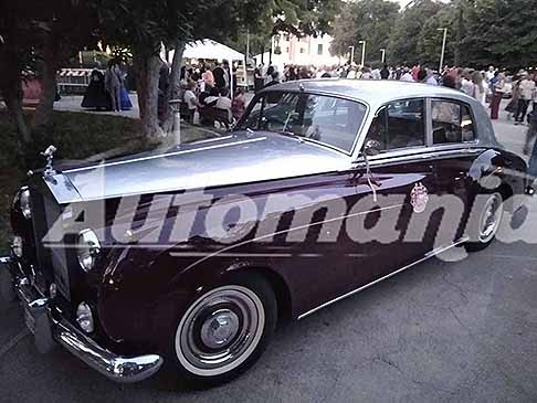 Auto Classic Tour - Rolls-Royce Luxury cars esposta in Piazza Garibaldi ad Acquaviva delle Fonti - Bari manifestazione Le Perle del Sud 2025