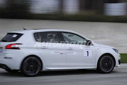 Peugeot Driving Experience 2016 - Test drive in pista con il Peugeot Driving Experience 2016 all´Autodromo del Levante