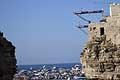 Tuffatrice saluta il pubblico di Polignano dal trampolino al Red Bull Cliff Diving 2016