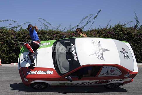 Stuntwoman - Saluto finale Stunt Show a Miragica «Terra dei Giganti»