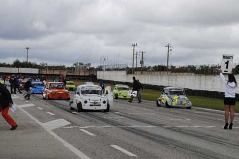 Microcar, Sport e Formula - Preparativi per la partenza categoria Assominicar Gara 2 sul circuito di Binettto per il 1° Trofeo Autodromo del Levante prima tappa width=
