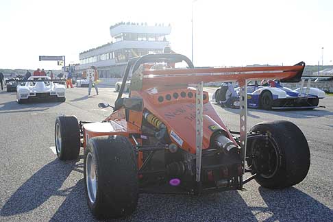 Trofeo Autodromo del Levante - Schieramento Monoposto per la categoria Sport & Formula sul circuito di Binetto per la 3^ prova del Trofeo Autodromo del Levante 2014 width=