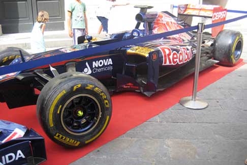 Premiato Daniel Ricciardo - Monopost della Toro Rosso guidata da Daniel Ricciardo esposta al Trofeo Lorenzo Bandini 2014 width=