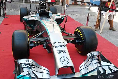 Premiato Toto Wolff - Monoposto Formula One Mercedes AMG Petronas al Trofeo Lorenzo Bandini 2015 width=