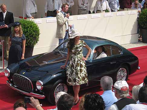 Ferrari - Ferrari 212 Export del 1951 dell'Americano Peter McCoy che ha vinto il premio Cars for the Jet Set - categoria C width=