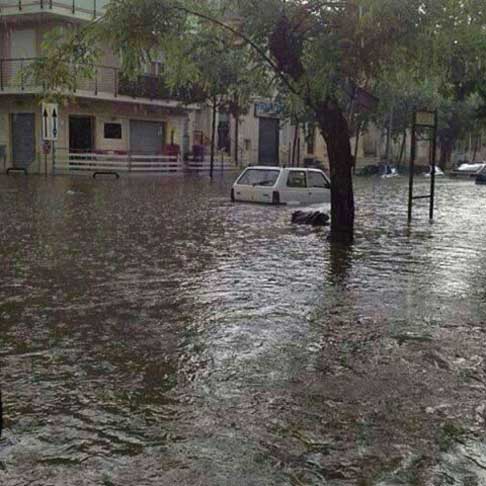 Alluvione Acquaviva delle Fonti - Maltempo in Puglia colpita Acquaviva delle Fonti, Estramurale Pozzo Zuccaro width=