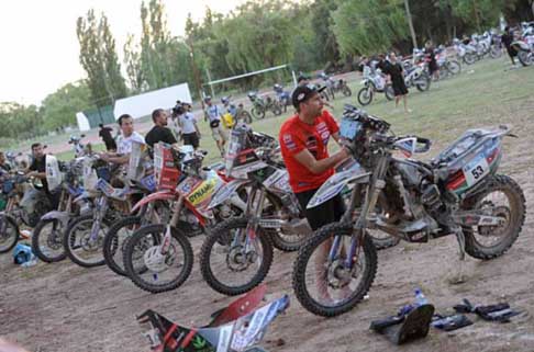 Dakar 2014 - Dakar 2014 Stage 3 atmosfere del bivacco width=
